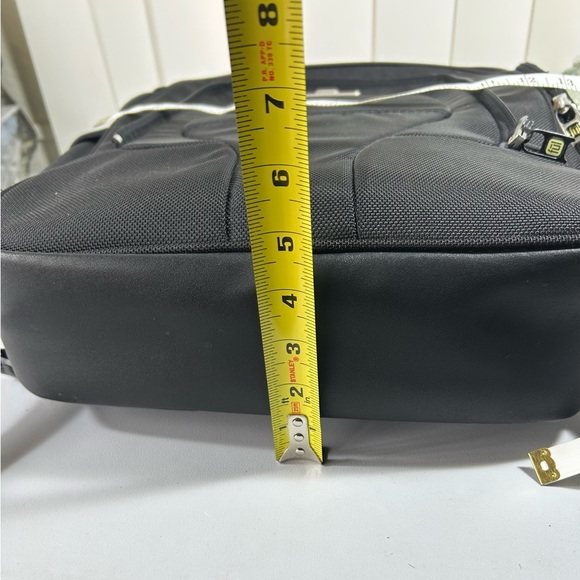 Ful Brooklyn 2-in -1 Ipad and Laptop Backpack,Black ,detachable ipad Case. - Picture 10 of 14